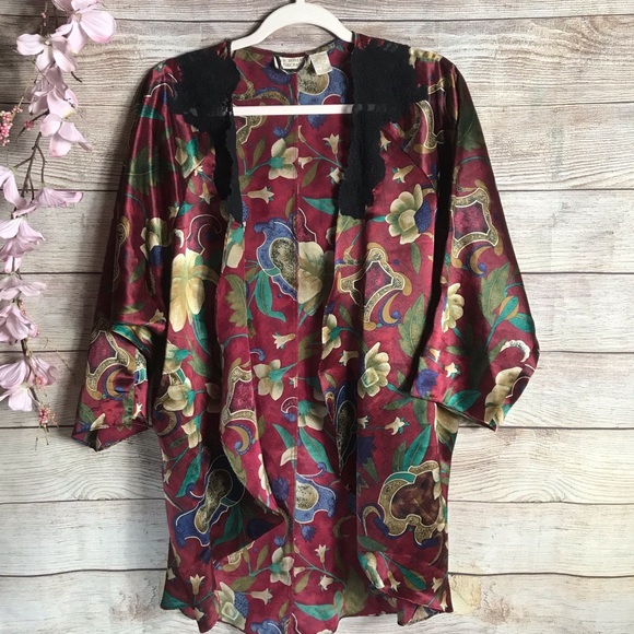 Victoria's Secret Other - Victoria’s Secret Vintage Floral and Lace Kimono